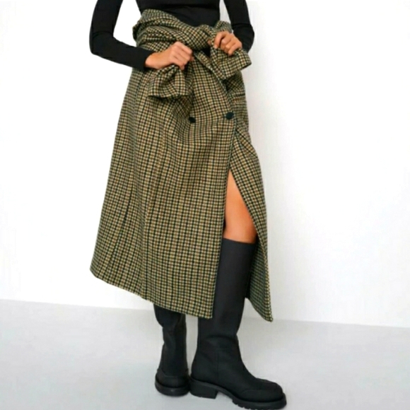 Zara Shoes Rare Zara Lug Sole Low Heel Black Rubberized Bloggers